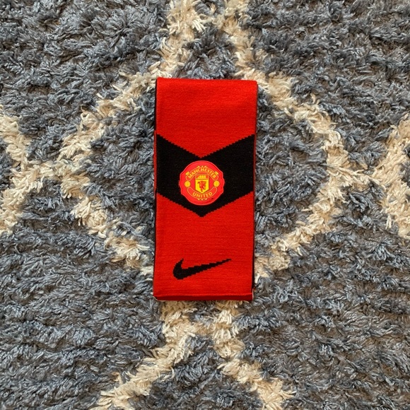 Nike Manchester United Scarf - Picture 2 of 4